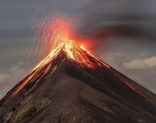 El volcán de Fuego en erupción. (Foto: David Rojas)