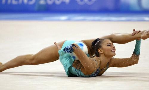 Alina logró destacar como campeona olímpica de gimnasia. 