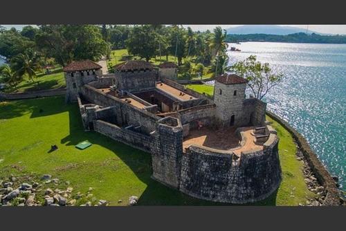 El Castillo de San Felipe, ubicado en Izabal, podrá ser visitado por los turistas, sin utilizar mascarilla, debido a que está en alerta anaranjada. (Foto: Archivo/Soy502)
