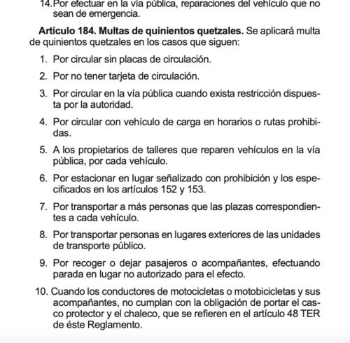 El art&iacute;culo 184 de la ley de Tr&aacute;nsito proh&iacute;be circular entre carriles. (Foto: captura de pantalla)