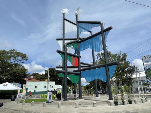 Plaza de la Familia, Banco Industrial, Municipalidad de Guatemala, Avenida Simeón Cañas, Guatemala, Soy502
