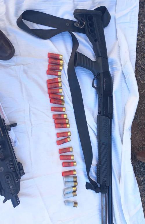 Armas de grueso calibre fueron decomisadas en los allanamientos. (Foto: PNC)