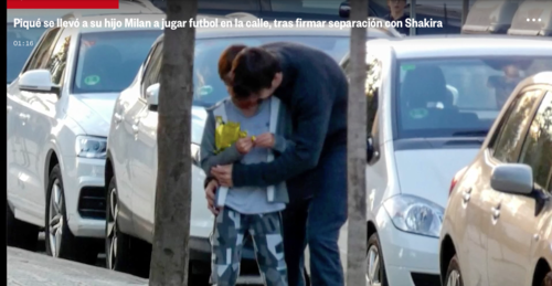 Piqué estuvo abrazando a su hijo en la calle. (Foto: Telemundo)