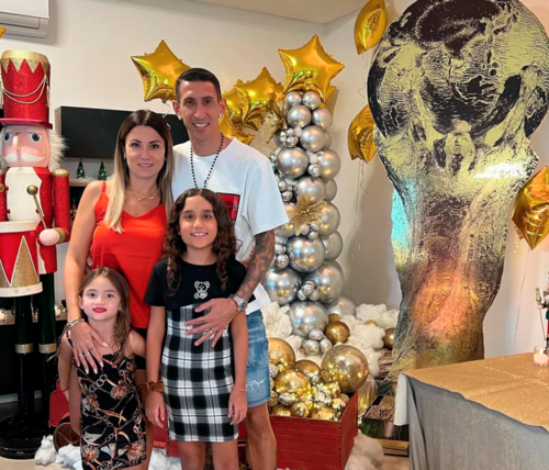 Ángel Di María festejó navidad con su familia
