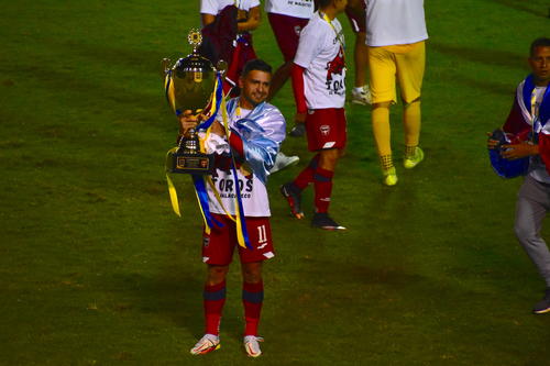 Matías Rotondi celebró el título, pero rumores ya lo ubican en otro equipo para el torneo Clausura 2022. (Foto: Fredy Hernández/Soy502)