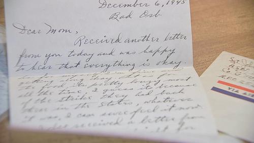 Esta es la carta que Johnny le envi&oacute; a su madre. (Foto: Twitter)
