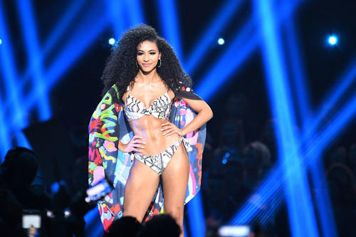 Cheslie en traje de Baño en Miss Universe 2019. (Foto: AFP)