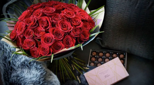 La combinaci&oacute;n de flores y bombones son de las m&aacute;s solicitadas. (Foto: Facebook)