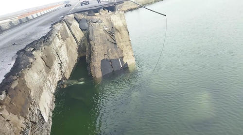 El ingeniero en Marina no tuvo tiempo de volver hacia su batallón por lo que se inmoló en la operación para evitar el avance ruso. 