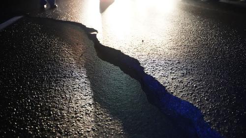 Así fue como empezaron las grietas que se convirtieron en el hundimiento en la ruta al Pacífico. (Foto: Municipalidad de Villa Nueva)