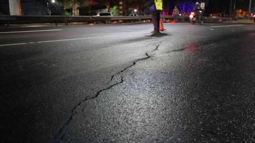 Los conductores reportaron la formación de grietas en la ruta al Pacífico en horas de la madrugada del 14 de junio pasado. (Foto: Municipalidad de Villa Nueva)