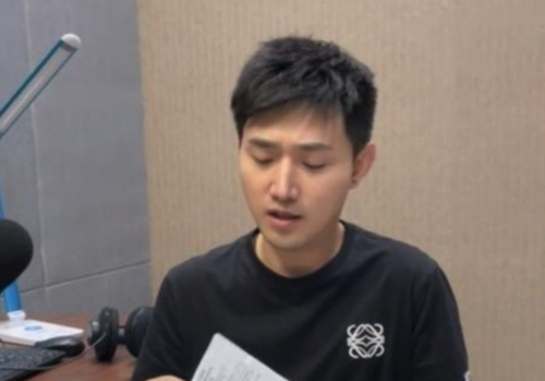 Huang Xinqi dijo que se encuentra bien, tras el incidente que sufri&oacute; en vivo. (Foto: Lujuba)