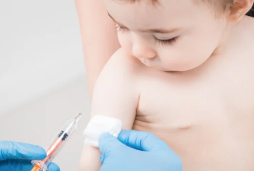 La autorización de administrar vacunas en niños desde los 6 meses deberá ser aprobada por la CDC. (Foto: Eres mamá)