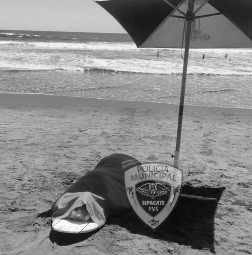 Un turista de origen estadounidense murió tras ser arrastrado por una ola mientras se encontraba nadando en la playa de El Paredón. (Foto: Policía Municipal de Sipacate)