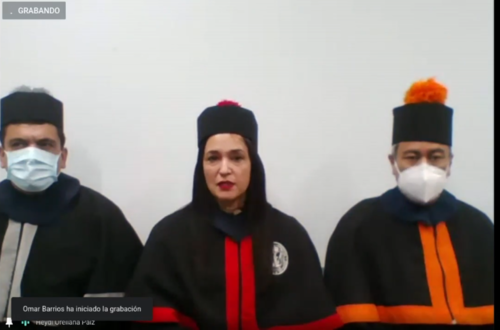 Heidy Orellana en el acto de investidura de magister en 2021. (Foto: captura de pantalla transmisi&oacute;n de Facebook) 