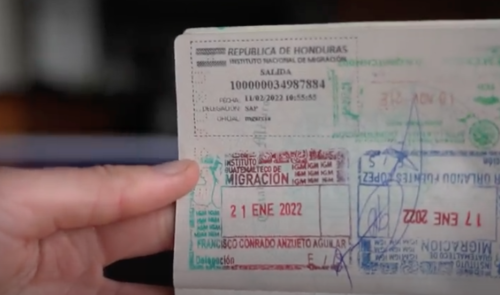 A Luisito Comunica le gustó el sello de Guatemala. (Foto: captura de pantalla)