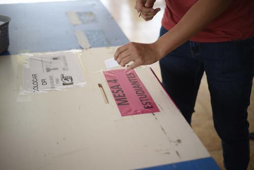 Cinco candidatos buscan sumar electores en la segunda vuelta que se lleva a cabo este jueves 24 de marzo. (Foto: Wilder López/Soy502)