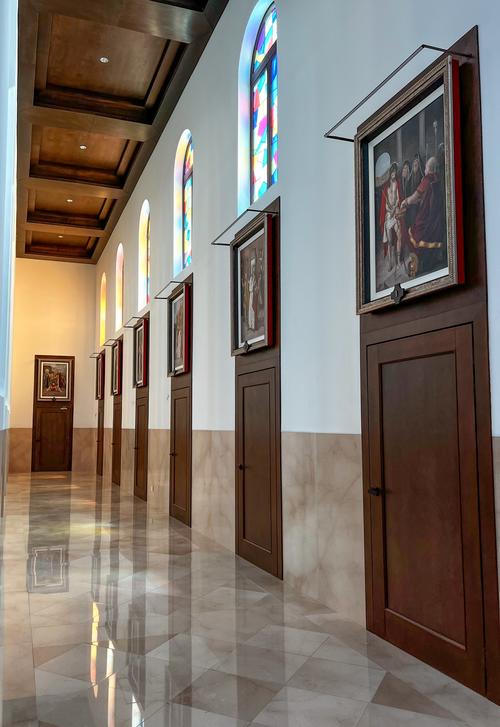Berzosa pintó todos los cuadros del Via Crucis que se encuentran en le Iglesia en Cayalá. (Foto: Raúl Berzosa)