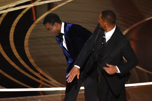Will Smith le propinó una cachetada al comediante Chris Rock, en los Oscar. (Foto: Getty Images)
