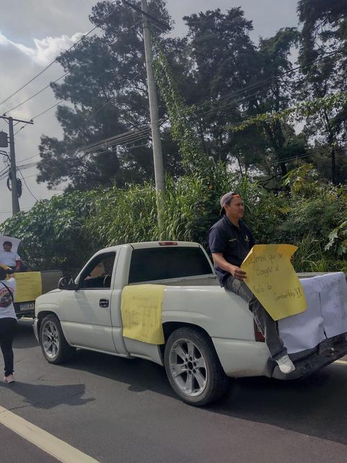 As&iacute; fue la peculiar protesta de los transportistas por el alto costo de los combustibles. (Foto: PMT Villa Nueva)