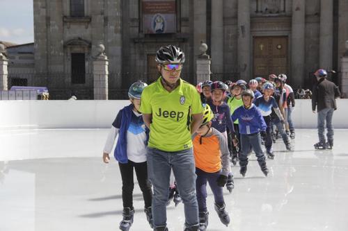 La pista de hielo se dividirá para niños y adultos. (Foto: Fredy Hernández/Soy502)