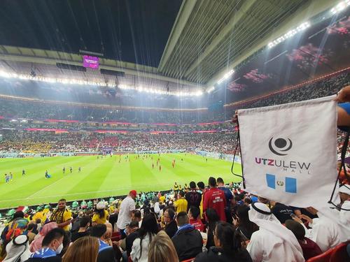 Los fanáticos de Xela estuvieron presentes en el primer juego de Qatar 2022. (Foto: Utz Ulew Mall)