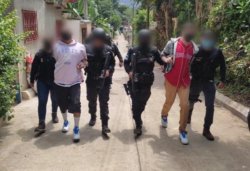 El MP reportó la captura de seis presuntos pandilleros. (Foto: PNC)