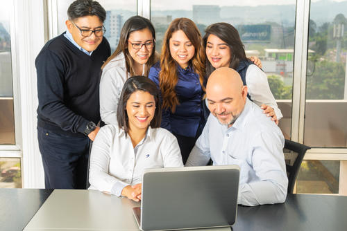 Universales celebra 60 años de trayectoria, asegurados, colaboradores, software, ranking, Great Place to Work, Galardón Guatemaltecos Ilustres, Guatemala, Soy502