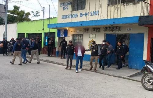 Los agentes fueron detenidos la mañana de este domingo 9 de octubre. (Foto: MP)