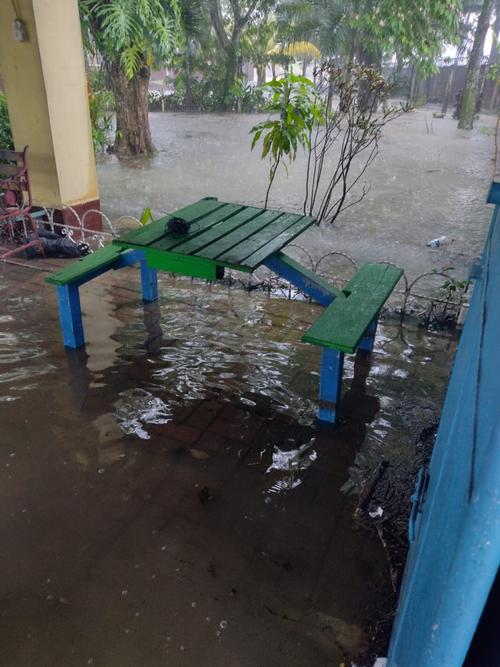 Las instalaciones se encuentran totalmente inundadas. (Foto: Prensa Comunitaria)
