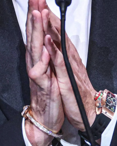 Benzema me&ntilde;ique