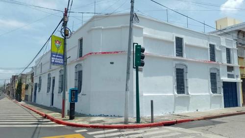 La casa ha sido pintada de nuevo, dejando de ser la sede de Vamos. (Foto: Municipalidad de Guatemala)