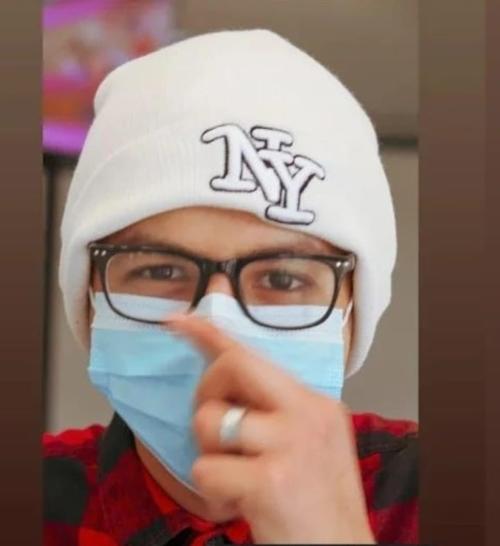 El joven busca mejorar gracias a un tratamiento que se ofrece en la ciudad. (Foto: Familia Héctor)