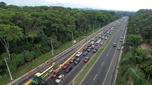 im&aacute;genes a&eacute;reas, retorno guatemala, veraneantes, transito lento, autopista pal&iacute;n
