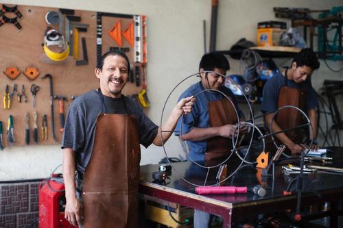 Los fabricantes de muebles se esmeran para dar un producto de excelente calidad y a la medida. (Foto: Agexport)