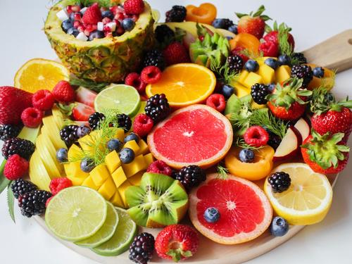 El consejo es alimentarse con muchas frutas y verduras. (Foto: Jane Doan)