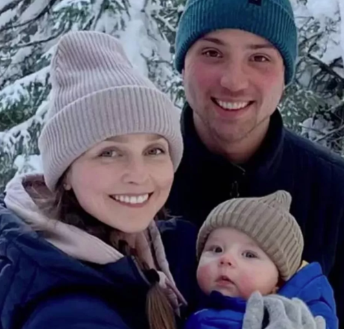 Alexandra Paul junto a su esposo y beb&eacute;. (Foto: Marca)