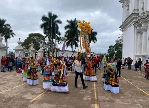 La comunidad Gar&iacute;funa rindi&oacute; homenaje al Cristo Negro. (Foto: El Jute Huite Zacapa)
