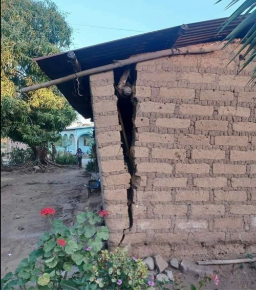 En algunas viviendas se formaron grandes grietas. (Foto: El Salvador)
