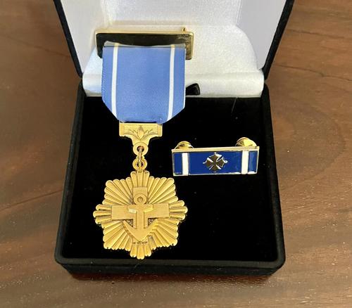 La medalla entregada a Conde Orellana. (Foto: Manuel Conde Orellana)