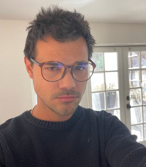 Taylor Lautner interpretó a jacob Black)