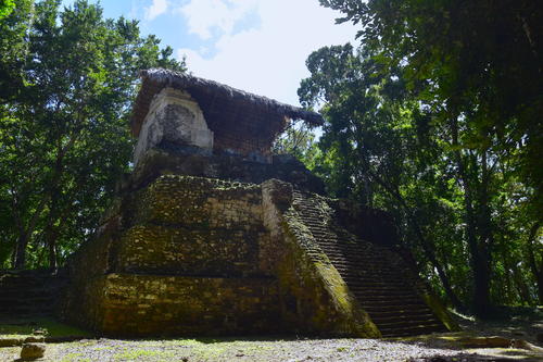 El sitio arqueológico Topoxté se encuentra en una isla a pocos minutos del centro de visitantes de Yaxhá. (Foto: Fredy Hernández/Soy502)