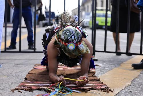 Los gateadores de Sajcabaj&aacute; ofrecieron una representaci&oacute;n del acto que realizan en Semana Santa. (Foto: Ministerio de Cultura)