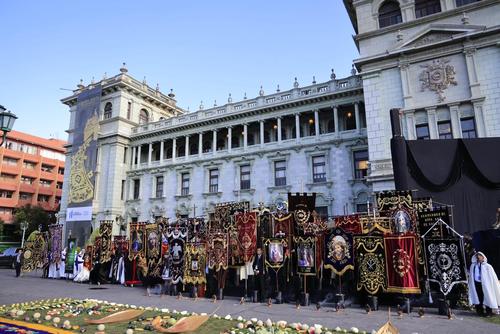Representantes de las cofrad&iacute;as y hermandades se hicieron presentes en el acto oficial. (Foto: Ministerio de Cultura)