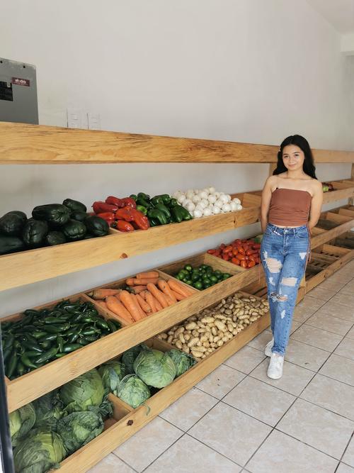 Natalia mercadito negocio propio