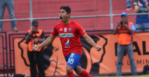 Pedro Manuel Alejandro Altán Hernández tiene 26 años y juega de centrocampista. (Foto: Archivo/Soy502)