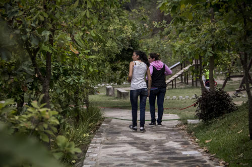 Mujeres en senderos del Parque Ecológico La Asunción