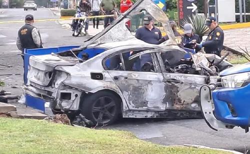 Así quedó el carro luego de ser extinguido el incendio. (Foto: El Gráfico de Oriente)