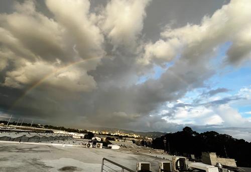 Así fue captado un arcoíris en la Ciudad de Guatemala, la tarde de este viernes 28 de julio. (Foto: Fredy Hernández/Soy502)