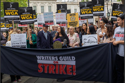 Emmy, huelga, pospuesta